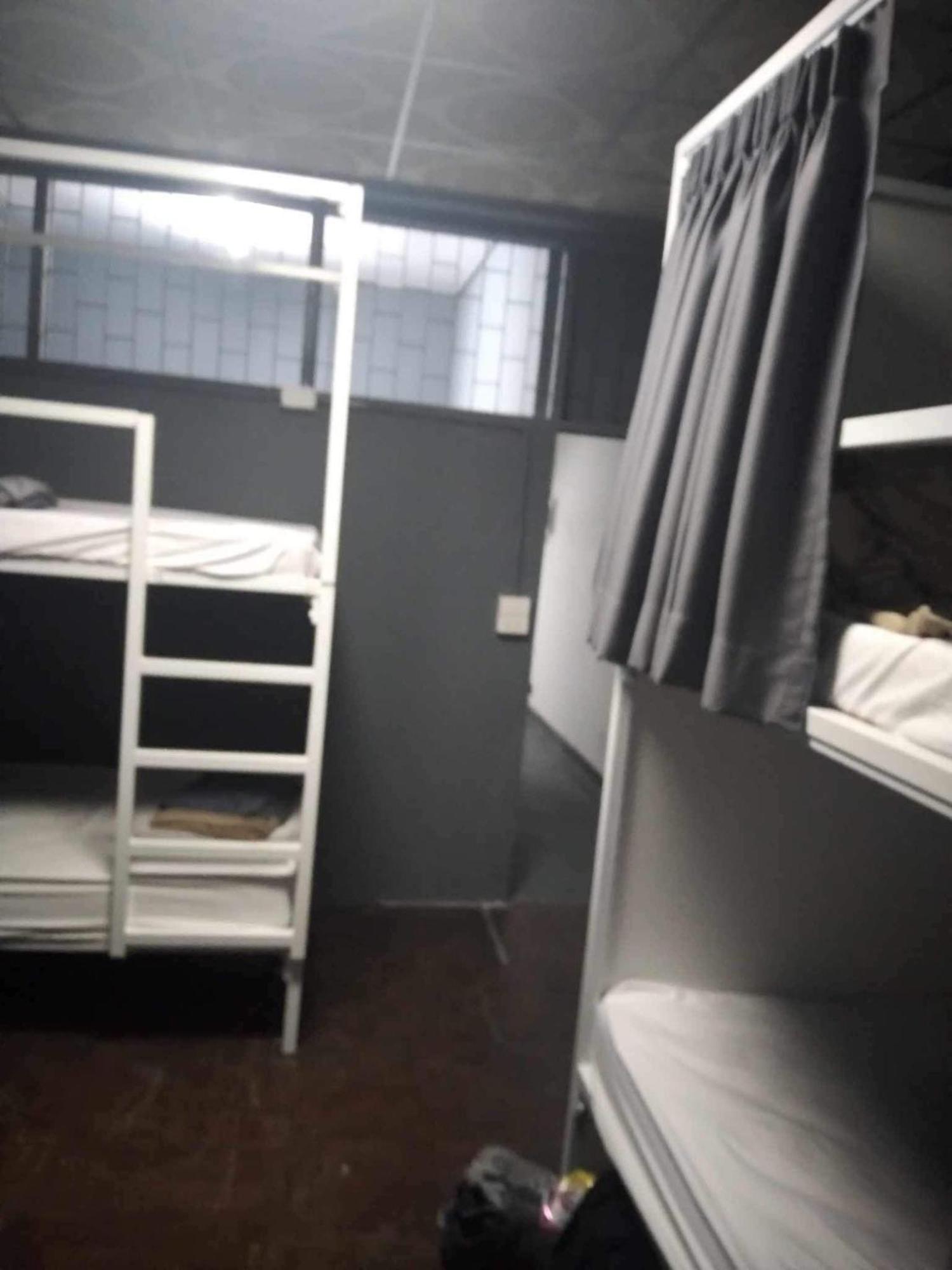 W District Hostel Bangkok Extérieur photo
